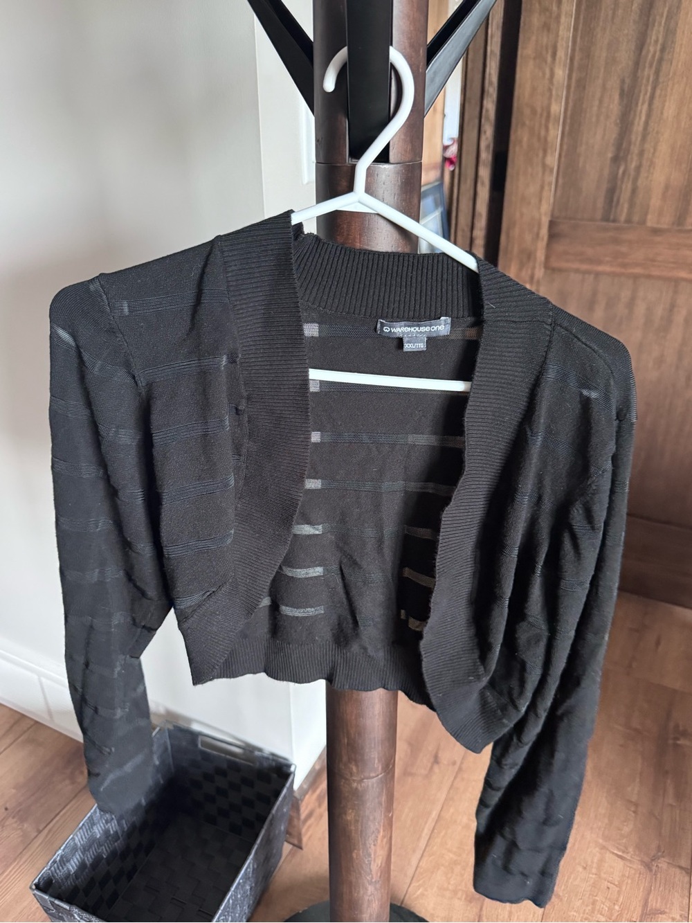 Black Open-Front Cropped cardigan